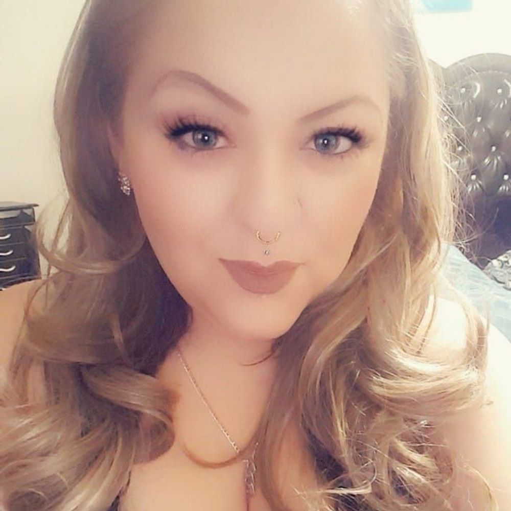 Meet your Posher, Akiire